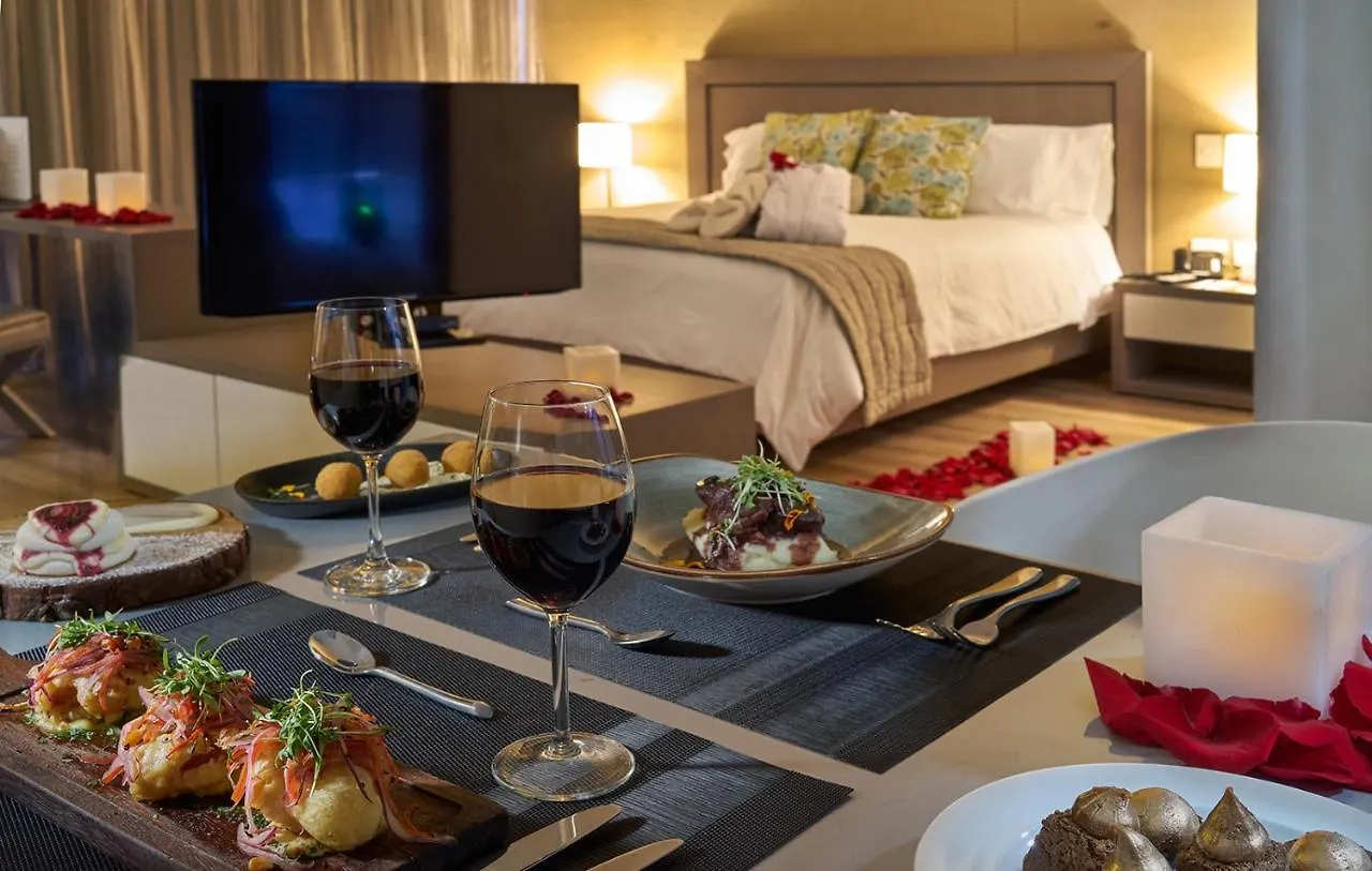 Hotel 100 Luxury Suites By Preferred Bogota