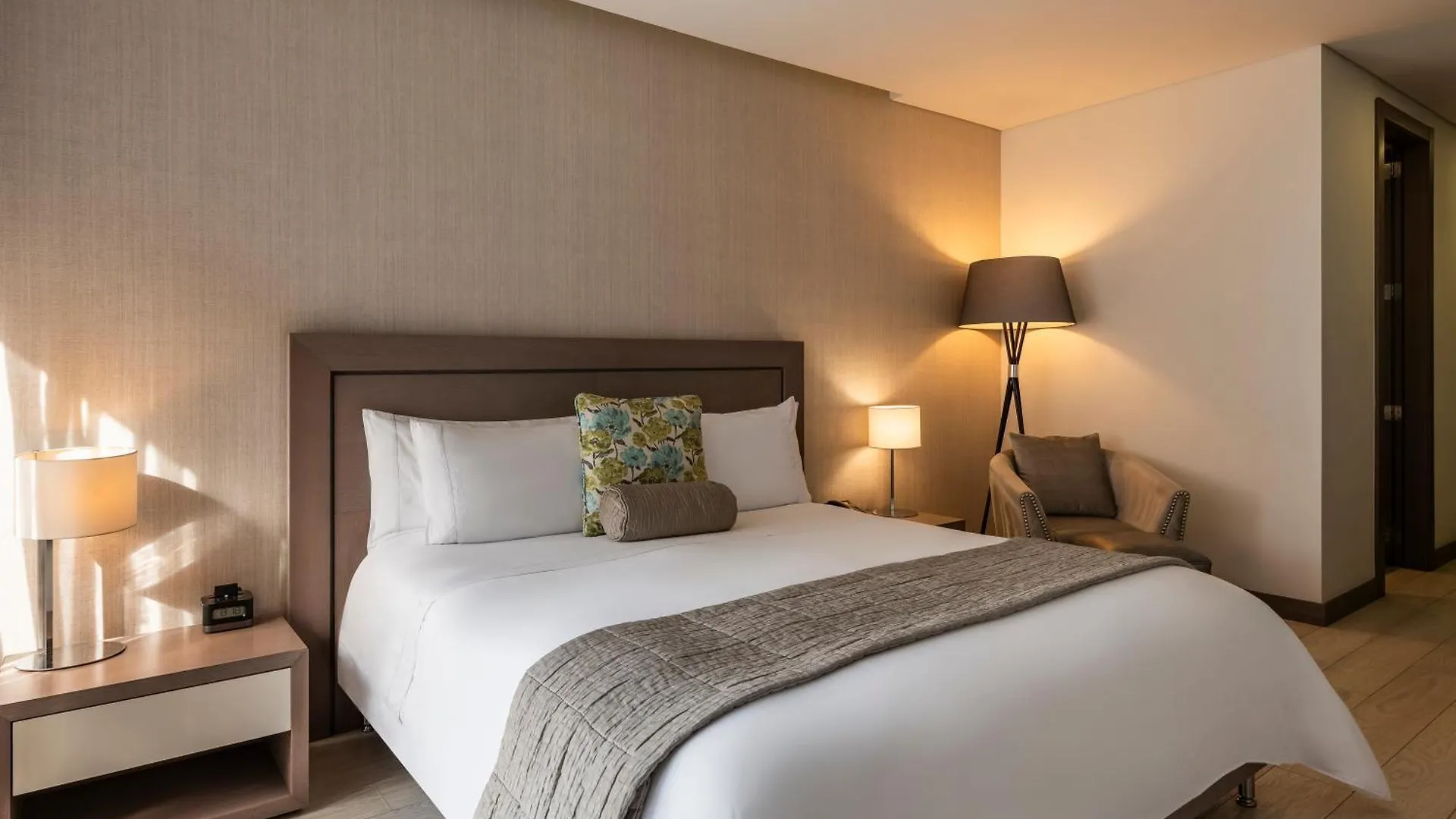 Hotel 100 Luxury Suites By Preferred Bogota